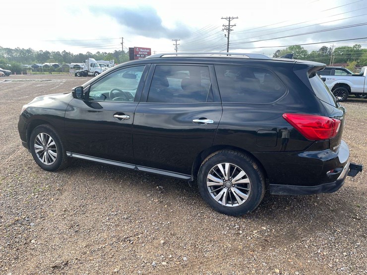 2020-nissan-pathfinder-image-2