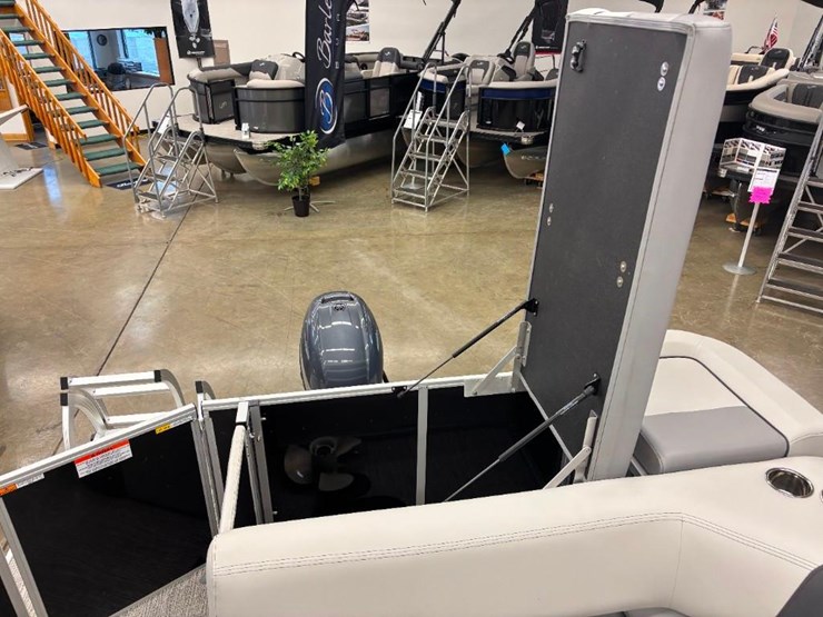 2025-g3-suncatcher-select-18c-pontoon-image-27