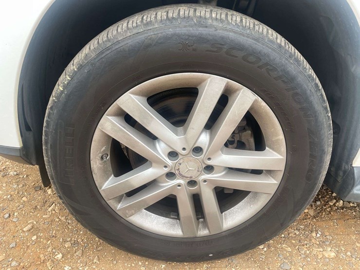 2014-mercedes-benz-gl450-image-19