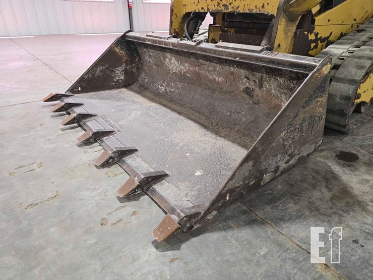 2015-caterpillar-259d-image-9