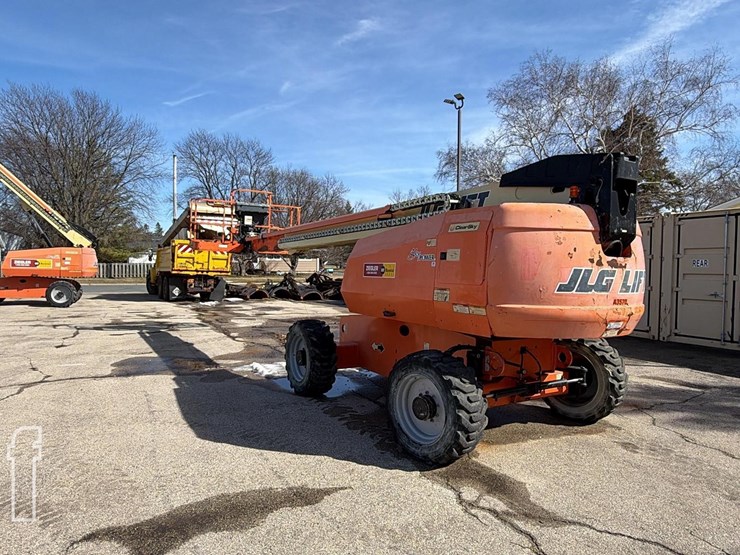 2014-jlg-600s-image-10