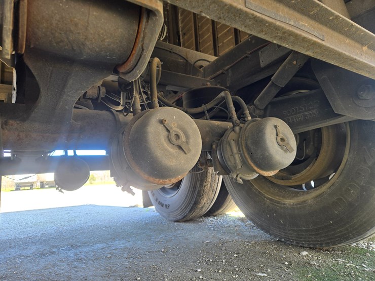 2010-timpte-hopper-bottom-image-31