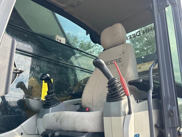 2019-deere-345g-lc-image-33