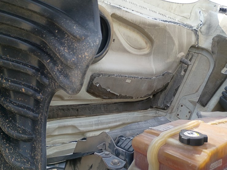 2009-freightliner-cascadia-125-image-25