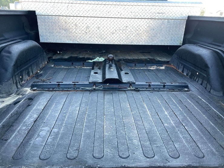 2003-gmc-sierra-2500-image-14