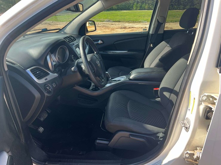 2016-dodge-journey-image-10