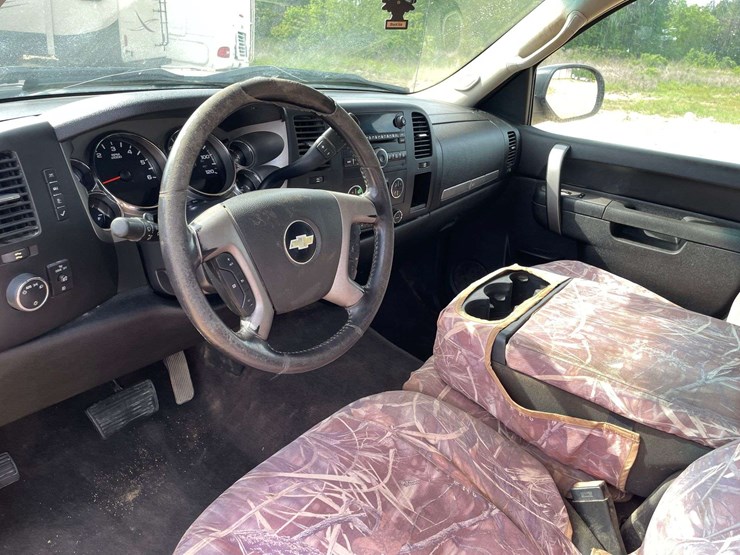 2011-chevrolet-silverado-1500-image-11