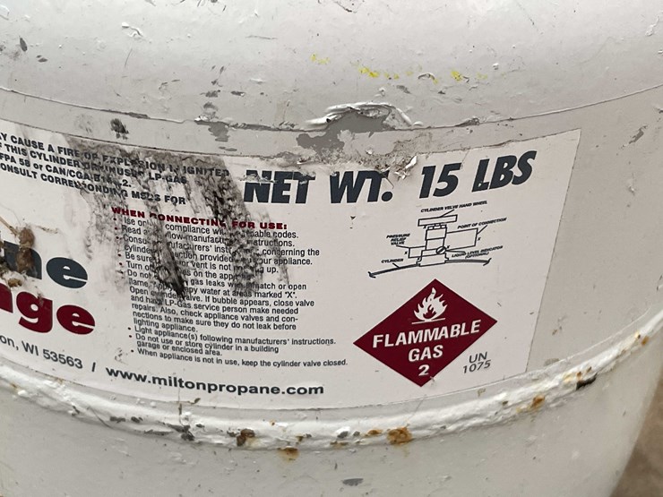 #7016-•-(2)-propane-tanks-(o3)-image-5