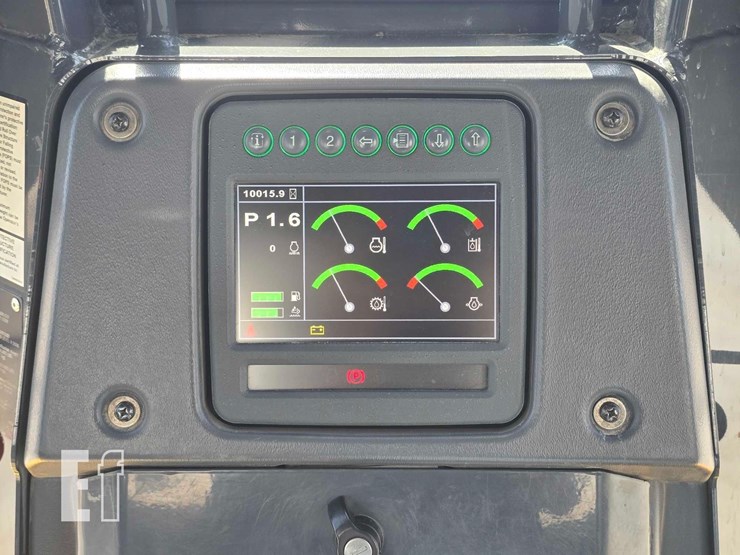 2018-deere-1050k-image-16