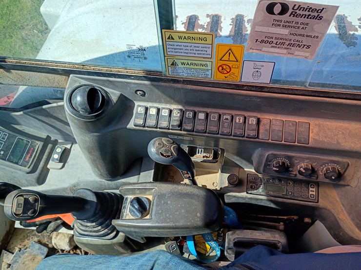 2011-takeuchi-tb285-image-39