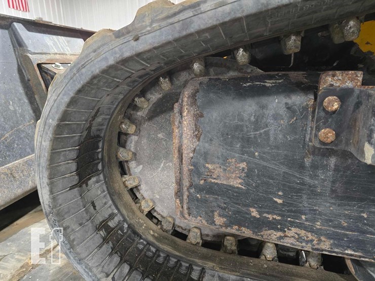 2021-jcb-3ts-8t-image-23