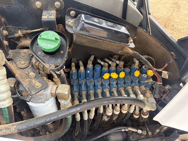 2007-bobcat-335-image-33