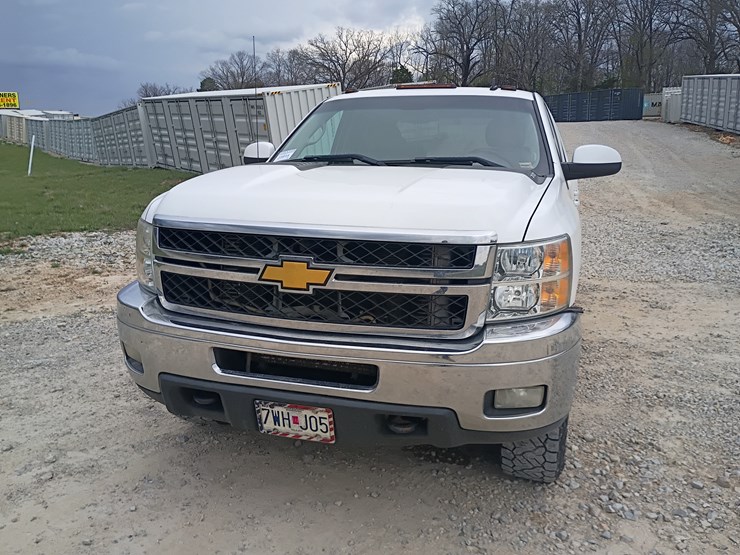 2013-chevrolet-2500-image-17