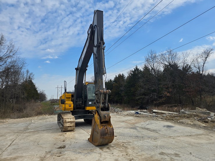 2013-deere-160g-lc-image-17
