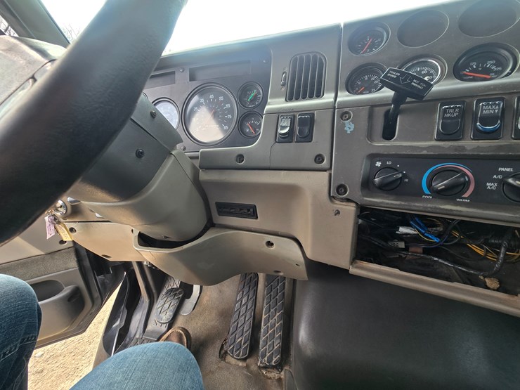 2001-sterling-a9500-image-66