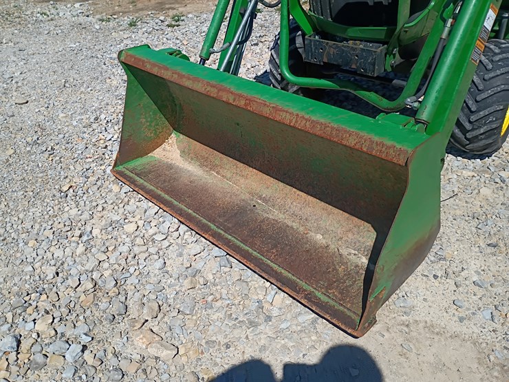 2013-john-deere-1025r-image-46