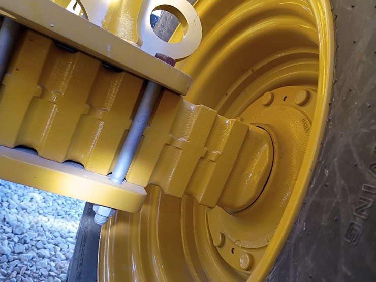 2023-caterpillar-910-image-75