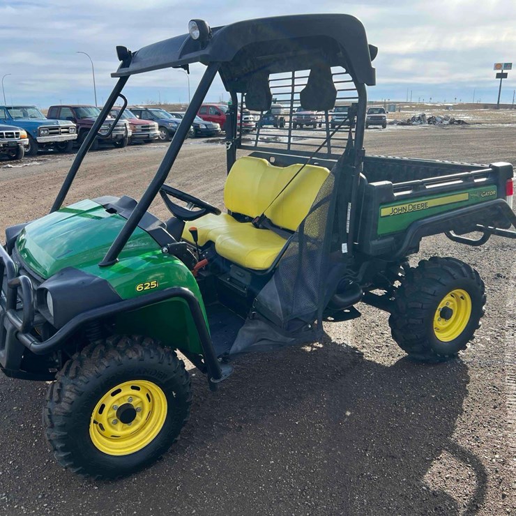 2015 JOHN DEERE GATOR