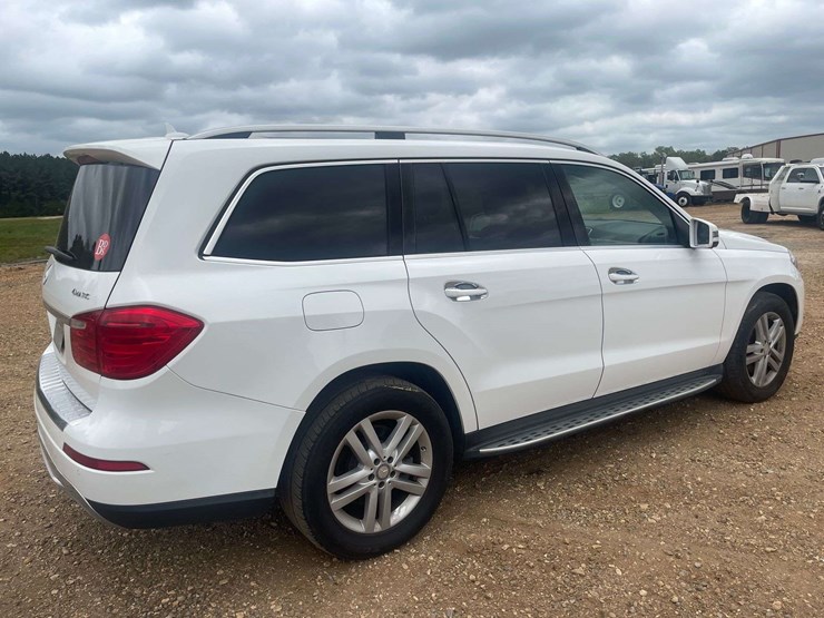 2014-mercedes-benz-gl450-image-3