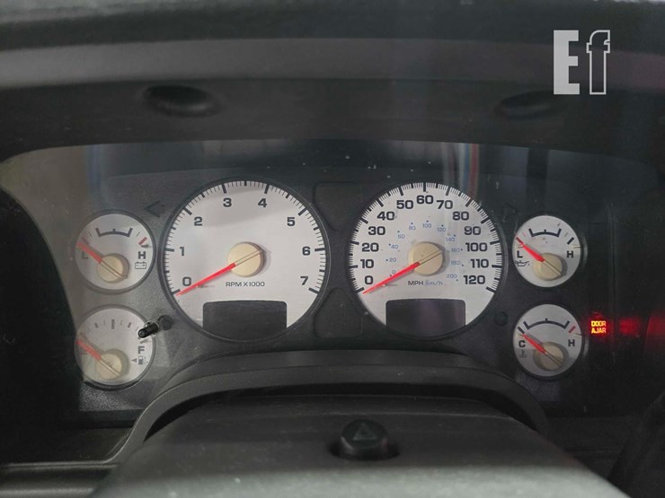 2004-dodge-ram-1500-image-12