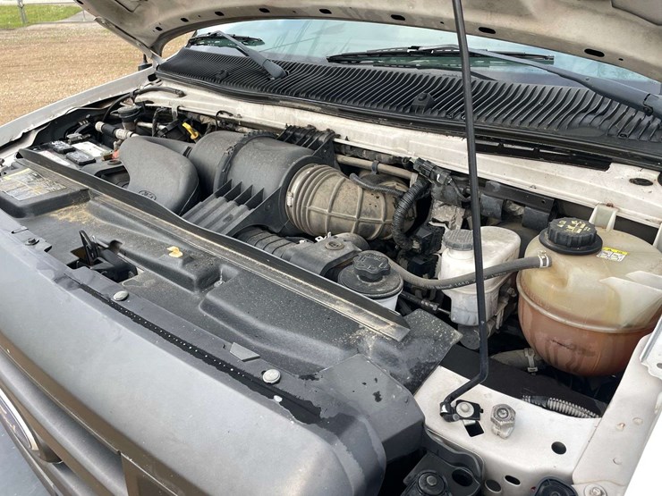 2011-ford-cargo-image-7