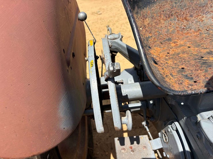 massey-ferguson-mf135-image-16