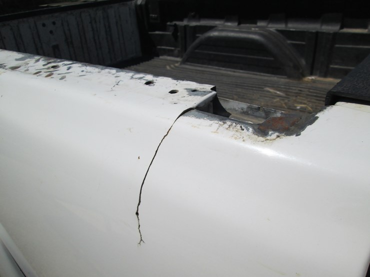 2004-chevrolet-2500hd-image-12