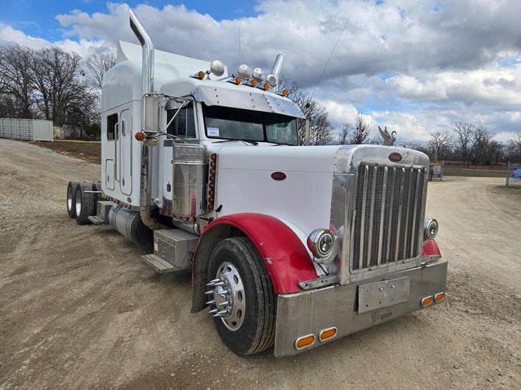 2000-peterbilt-379-image-27