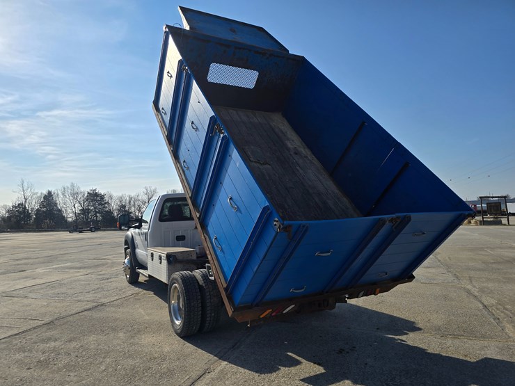 2016-ford-f550-image-26