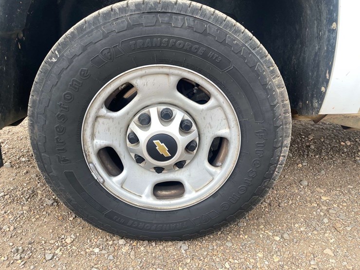 2014-chevrolet-silverado-2500-image-21