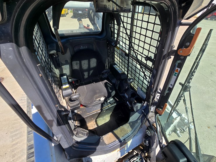 2020-bobcat-t770-image-39