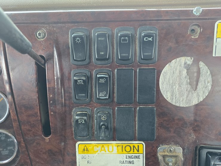 #22589-•-2006-mack-cv713-granite-roll-off-garbage-truck-image-52