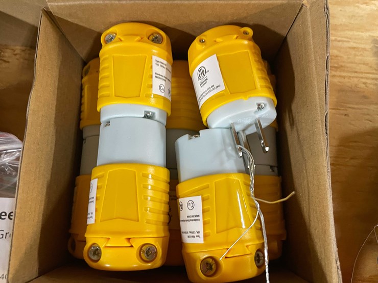 #2442-•-lot-of-5-wall-plugs-and-receptacles-(pr13)-image-1