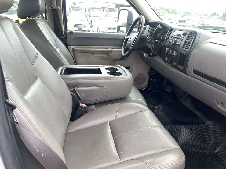 2014-chevrolet-silverado-2500-image-20