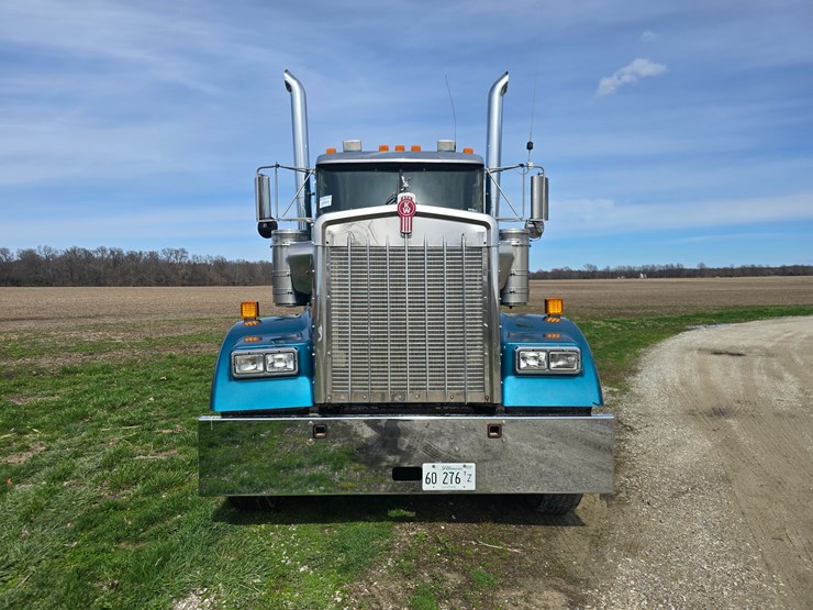 2007-kenworth-w900-image-21