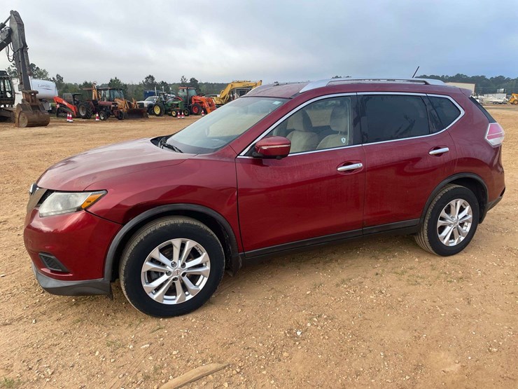 2015-nissan-rogue-image-1