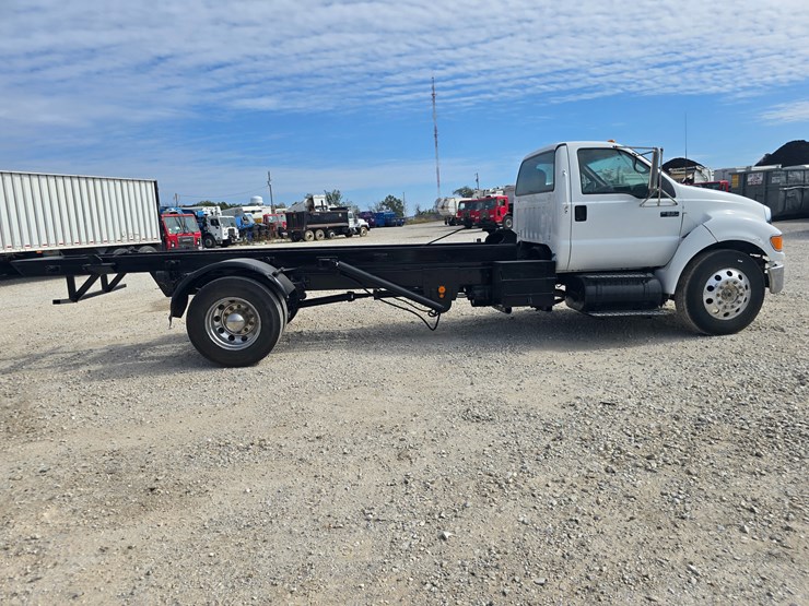 2004-ford-f650-image-29