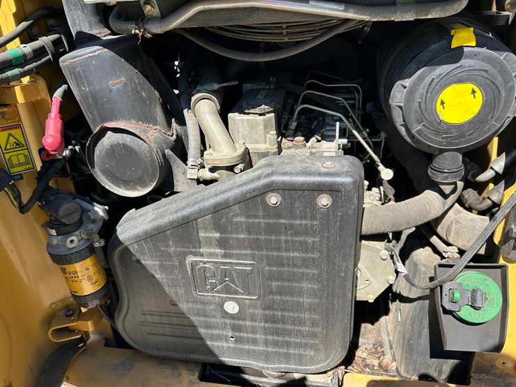 caterpillar-246c-image-14