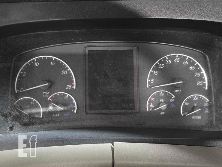 2020-freightliner-cascadia-126-image-12