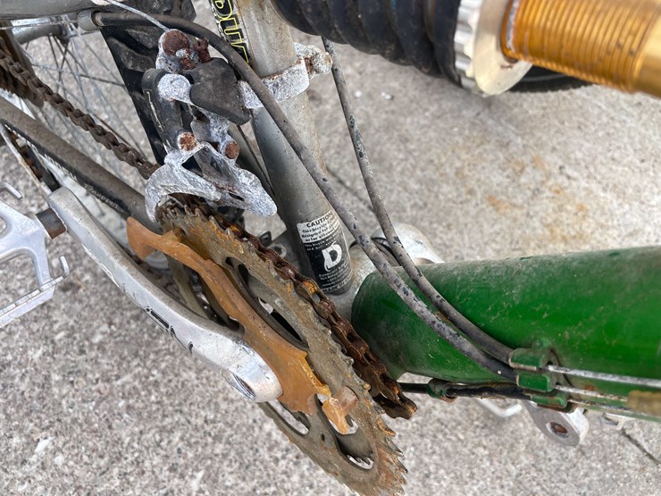 #7073-•-(3)-bikes-(o4)-image-24