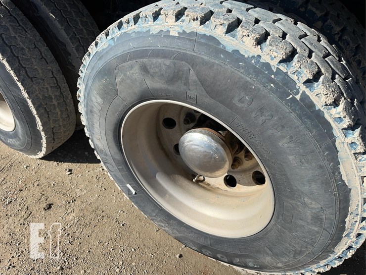 1999-kenworth-t800-image-42