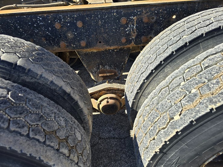 2001-mack-rd688s-image-82