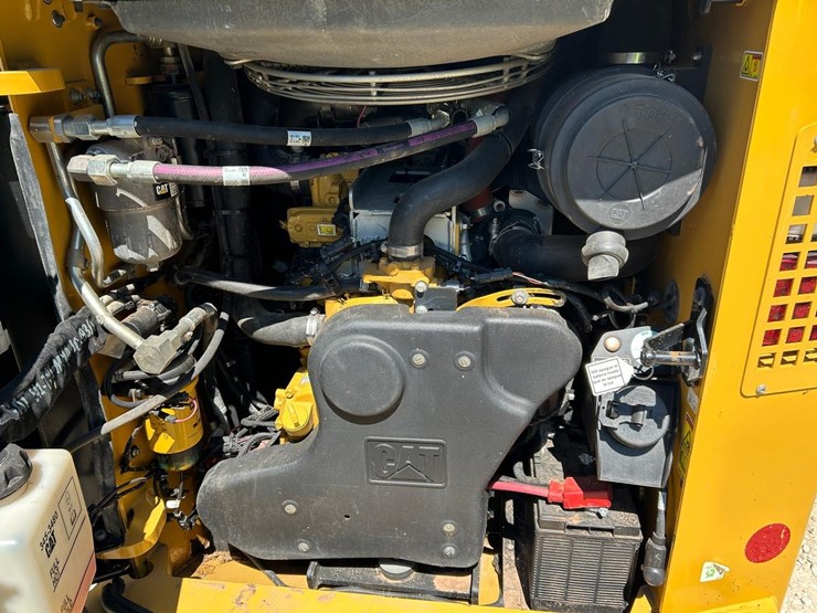 2023-caterpillar-299d3-xe-image-16