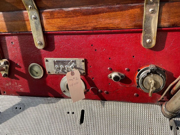 1917-american-la-france-firetruck-image-65