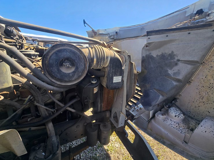 1997-ford-f700-image-32