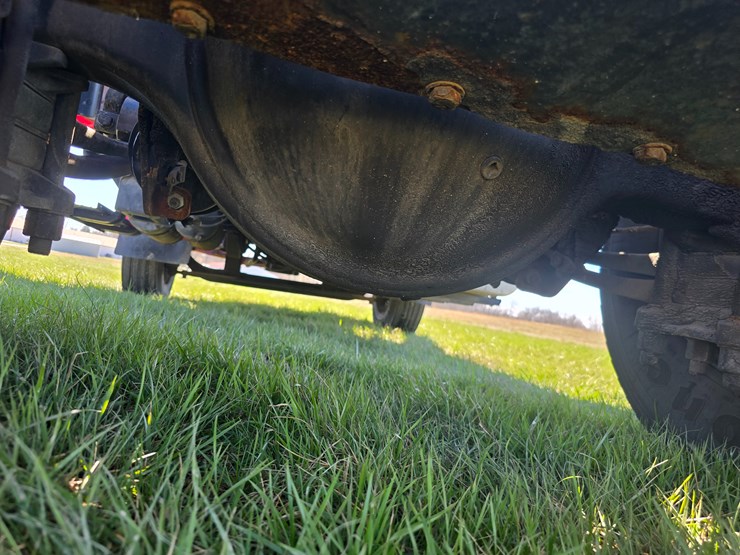 2005-freightliner-m2-106-image-59