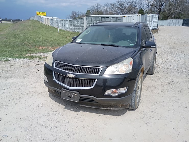2011-chevrolet-traverse-image-16