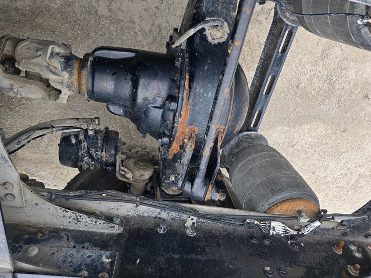 #22593-•-2016-mack-cxu613-pinnacle-sleeper-truck-image-75