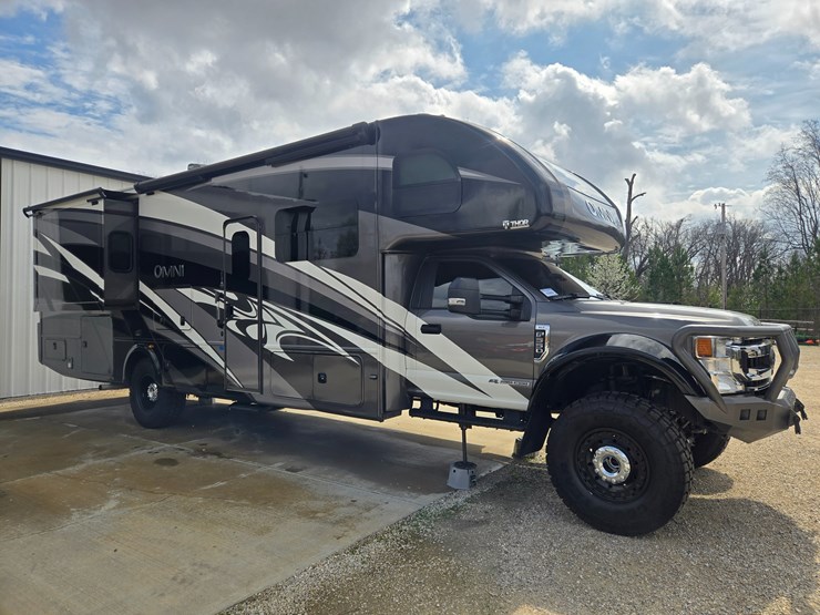 2020-ford-f550-image-18