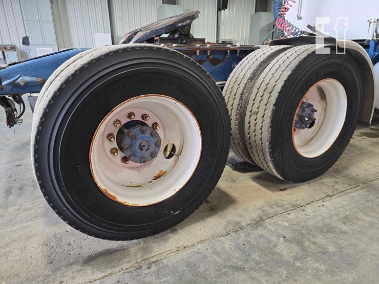 2004-peterbilt-378-image-27